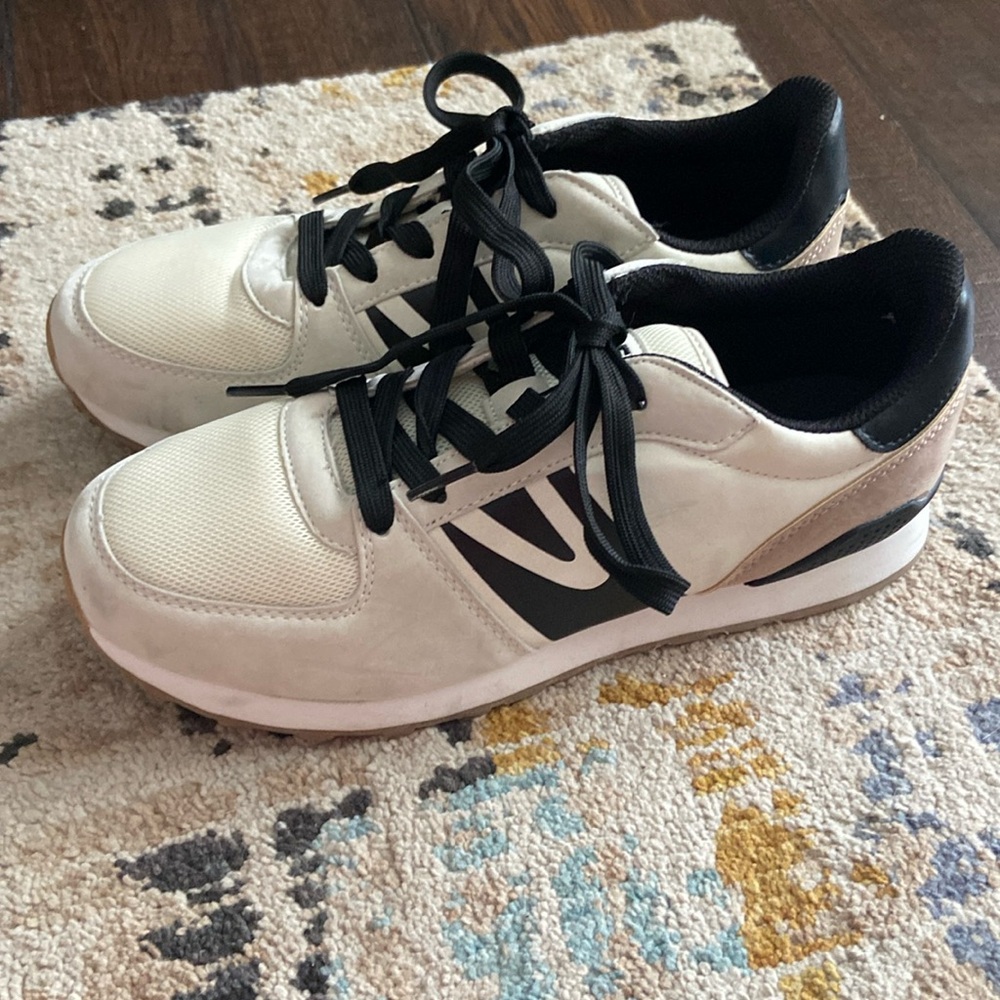 Tretorn- 7.5 ladies Loyola- cream/black/ tan